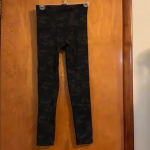 Spanx Size M Camo leggings!❤️